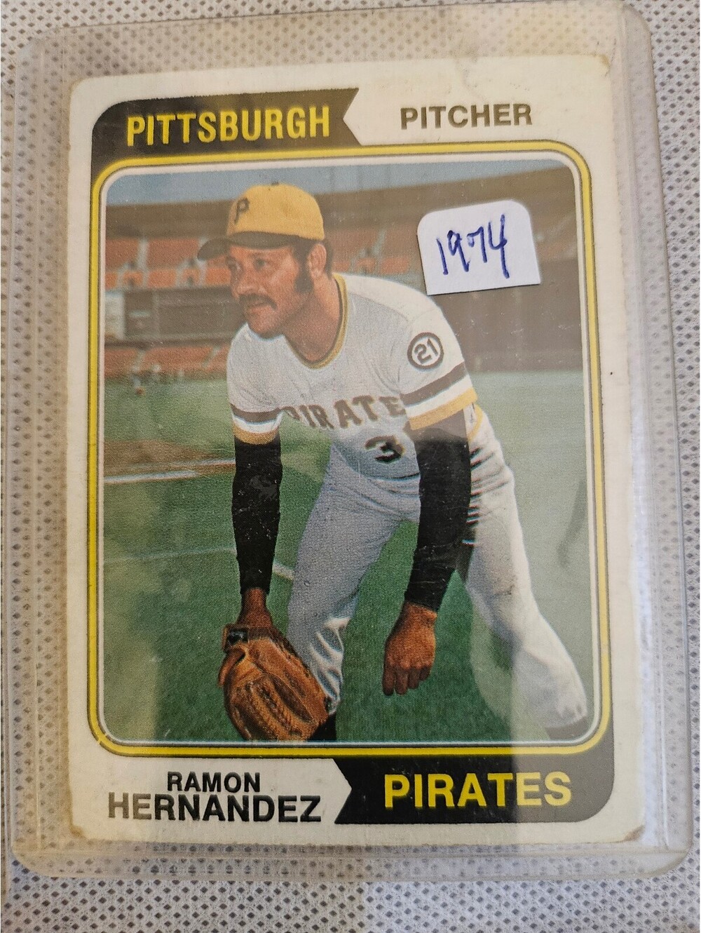 1974 Topps Baseball Cards #222 Ramon Hernandez - vintage as-is - Pirates